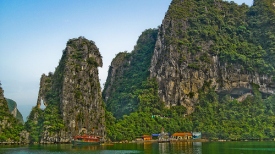 Visiting Bo Hon Island - one of the largest in Ha Long Bay