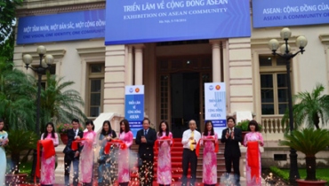 ASEAN Community Exhibition hold in Danang