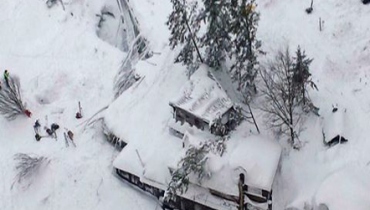 Many students in Japan are in danger after snowslide