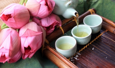 Vietnamese lotus tea, a quintessence gift of nature